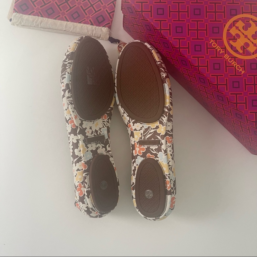 Tory Burch Floral Minnie Travel Ballet With Leather Logo NIB Reverie Combo Color - Picture 9 of 14